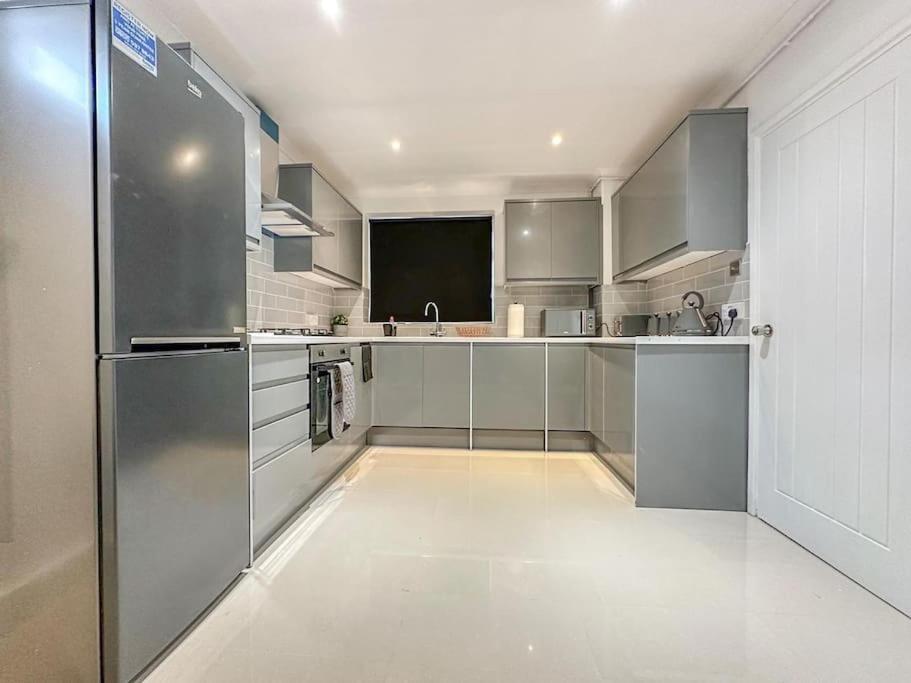 New Cosy Luxury 3 Bedroom House In Battersea London Exteriör bild
