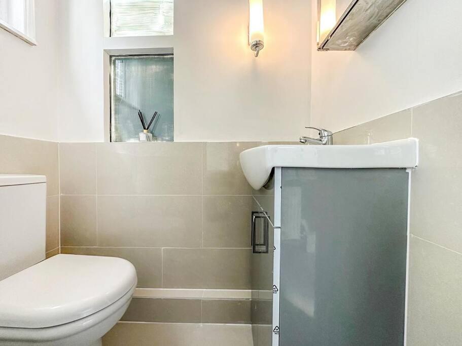 New Cosy Luxury 3 Bedroom House In Battersea London Exteriör bild